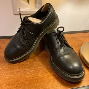 MEN / UNISEX Doc Martens Loafer Shoe Black Leather UK9 / 10M / EU43 / 11W